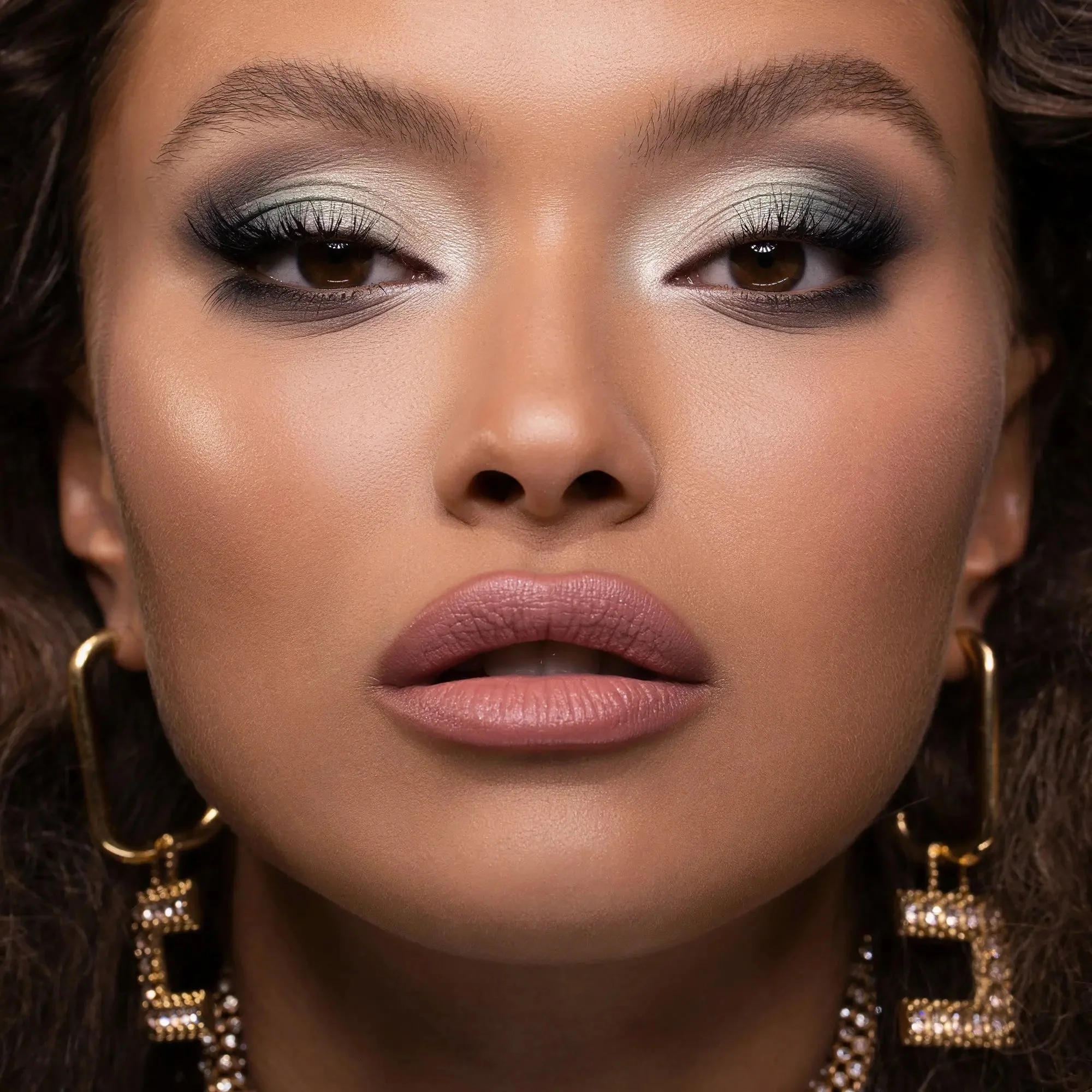 RETRO GLAM EYESHADOW PALETTE - Image 5